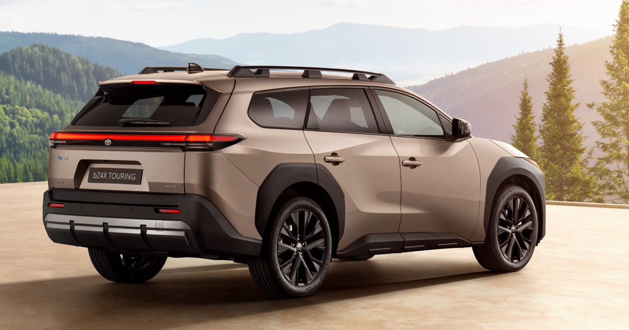 Toyota bZ4X Touring 2025 - Rear view
