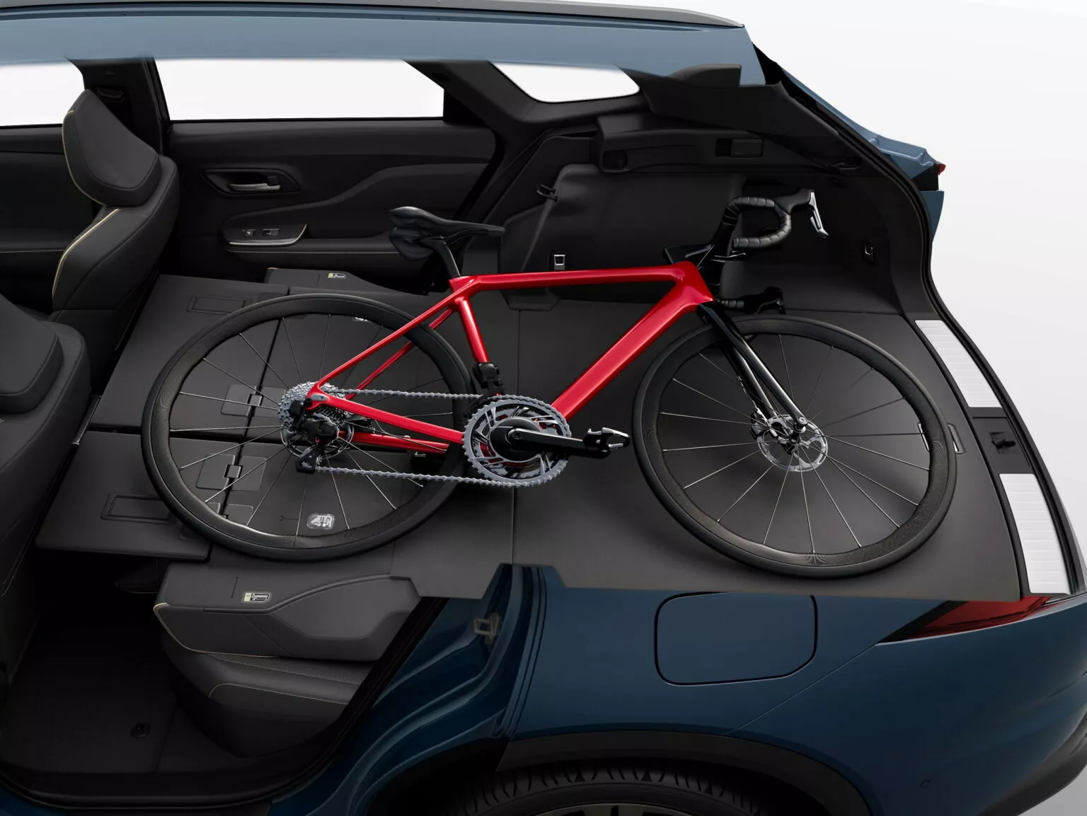 Toyota Crown Estate luggage compartment