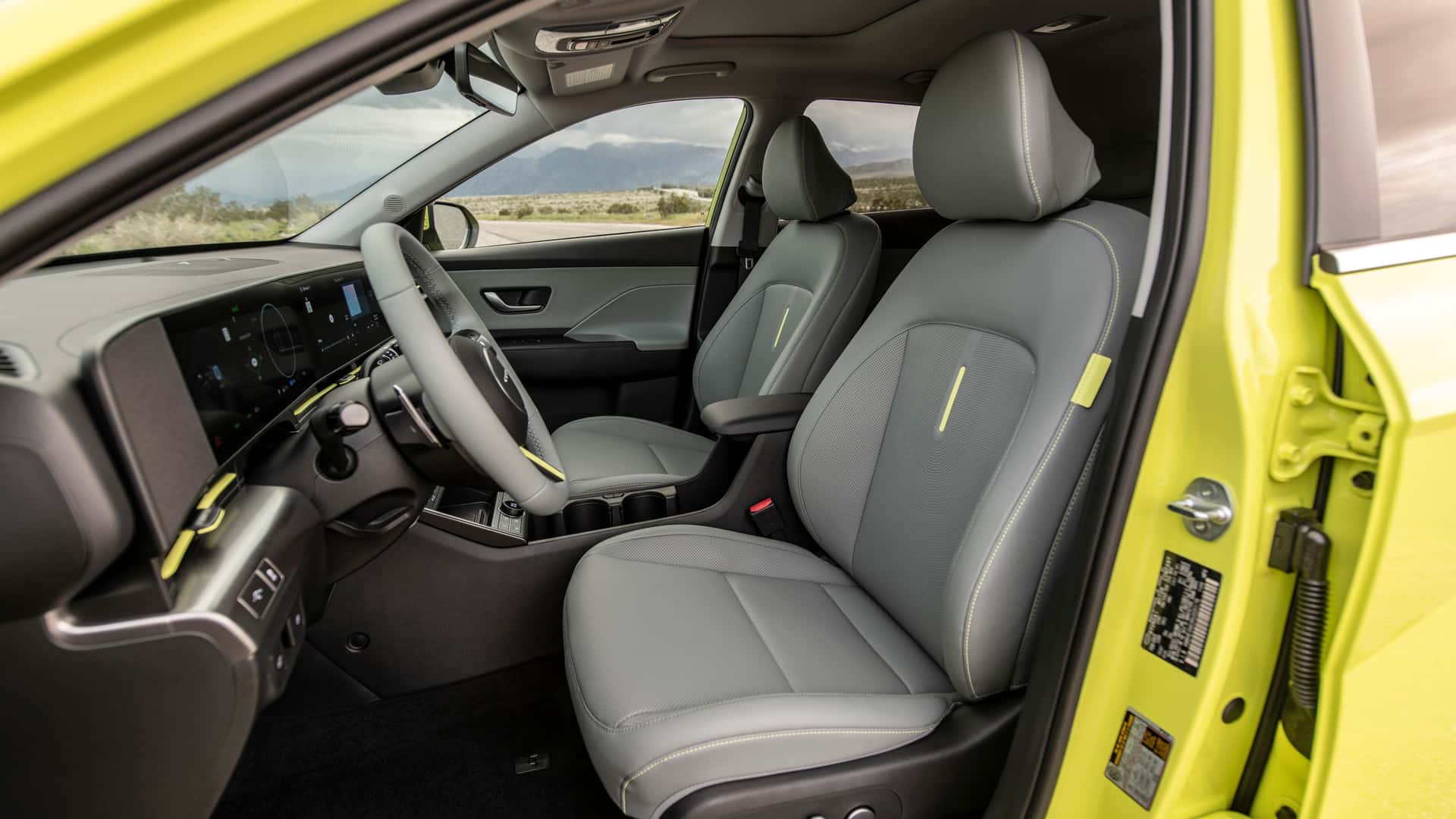 Hyundai Kona Electric 2026 - зарядный порт