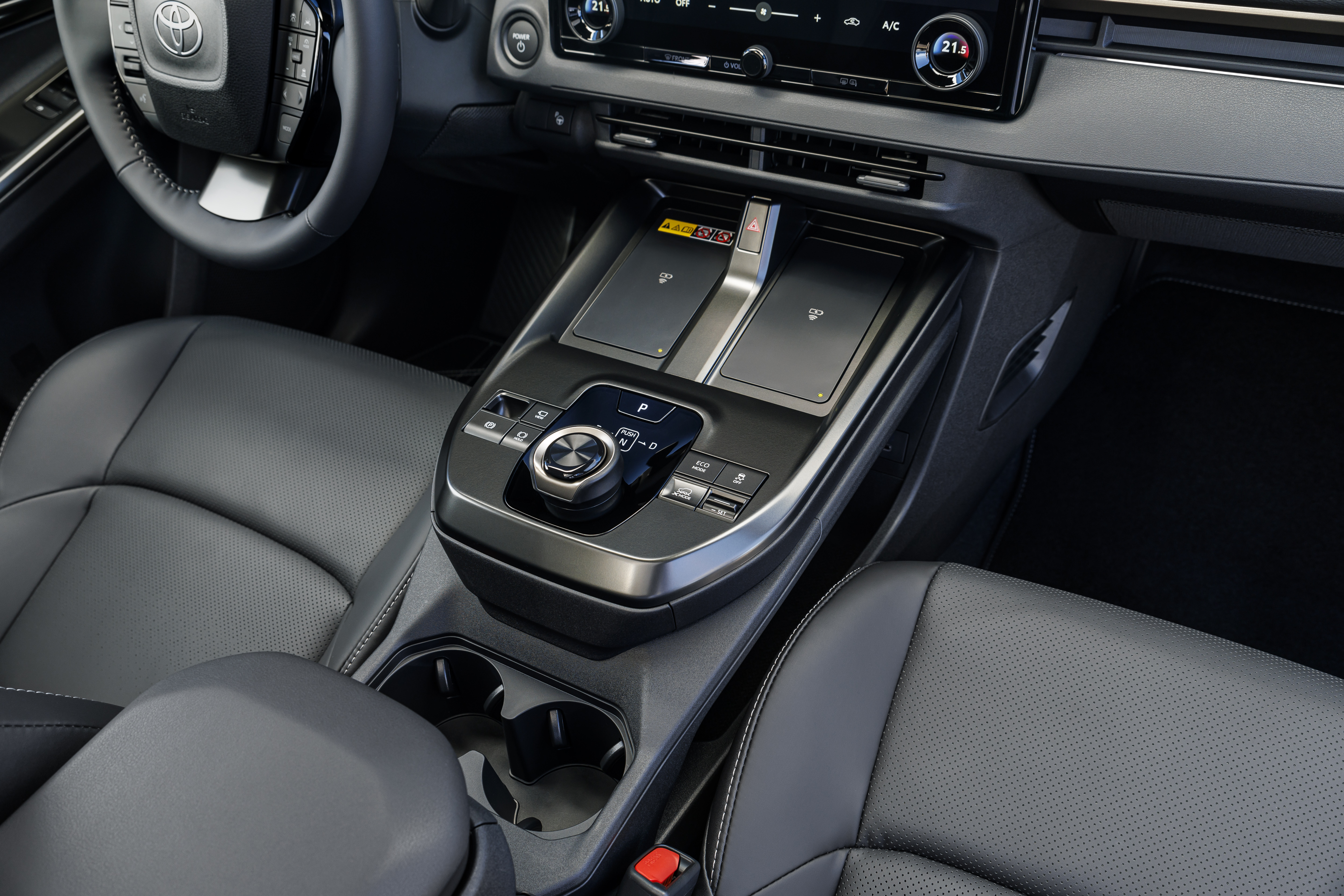 Новый просторный интерьер 2026 Toyota bZ4X