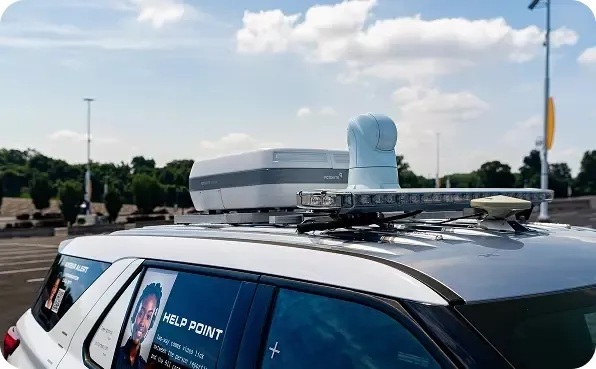 Автономный патрульный автомобиль PUG в момент патрулирования