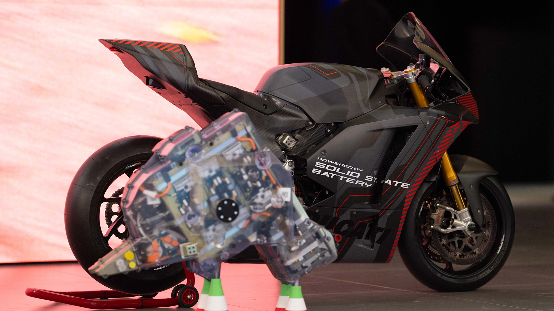 Ducati V21L showcasing battery technology