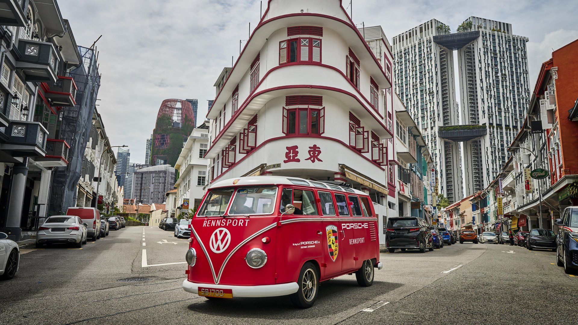 Открытие Porsche Experience Center в Сингапуре