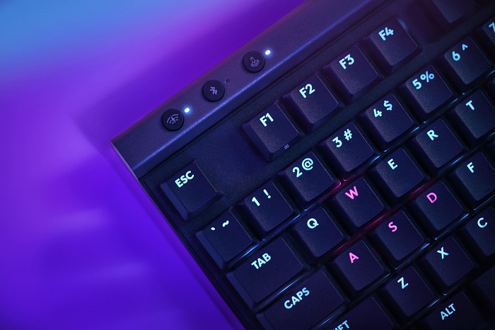 Представлена игровая низкопрофильная клавиатура нового поколения Logitech G515 Lightspeed TKL с возможностью гибкой настройки, RGB-подсветкой и тремя режимами подключения-3