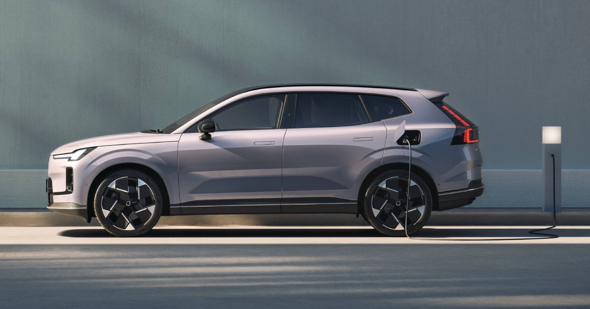 Volvo XC70 на дорозі