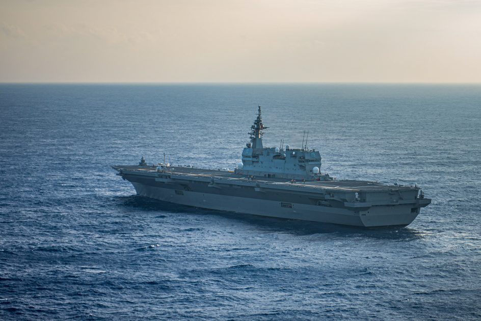The Japanese helicopter carrier JS Izumo will conduct exercises with fifth-generation F-35B Lightning II fighter jets off the US coast