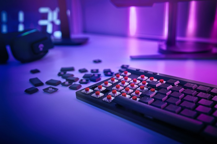 Logitech G515 Lightspeed TKL, a next-generation low-profile gaming keyboard with flexible customisation, RGB backlighting and three connection modes, has been unveiled-6