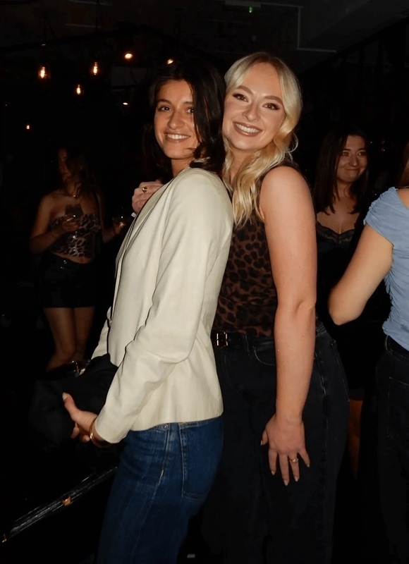 Актеры за кулисами