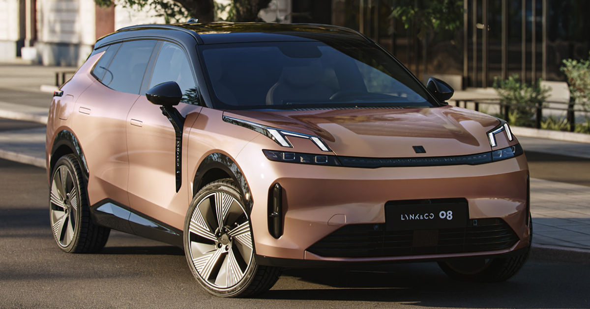 Front of Lynk &amp; Co 08