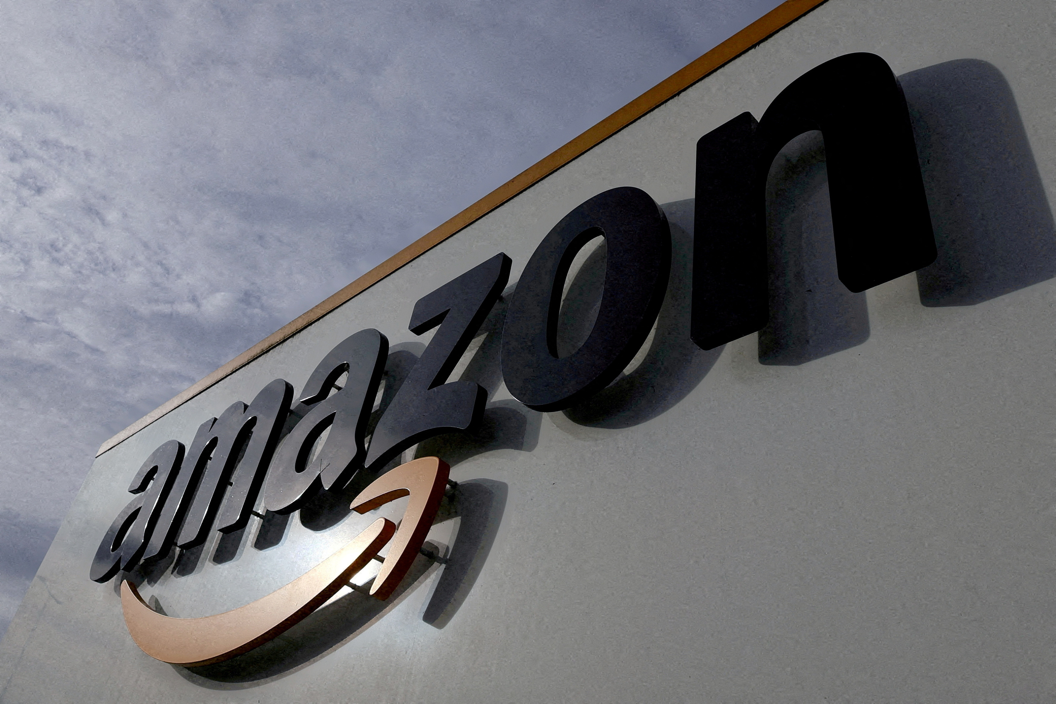 Amazon has dedicated a separate team to train Olympus' artificial intelligence model with 2 trillion parameters - Reuters