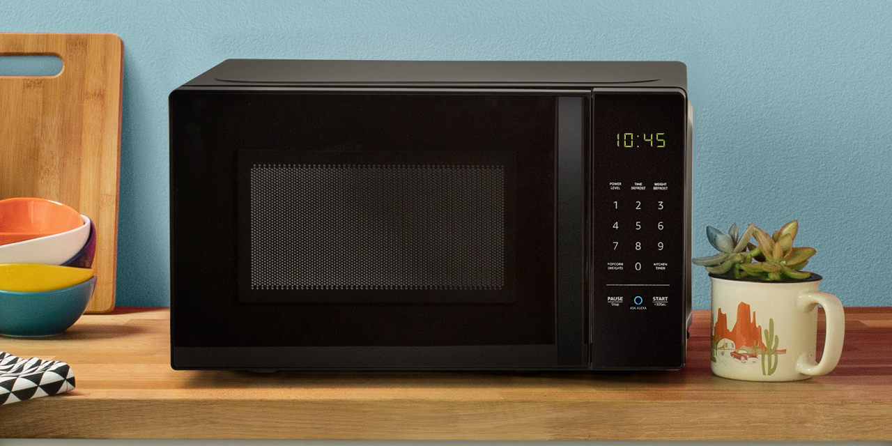 AmazonBasics Microwave.jpg