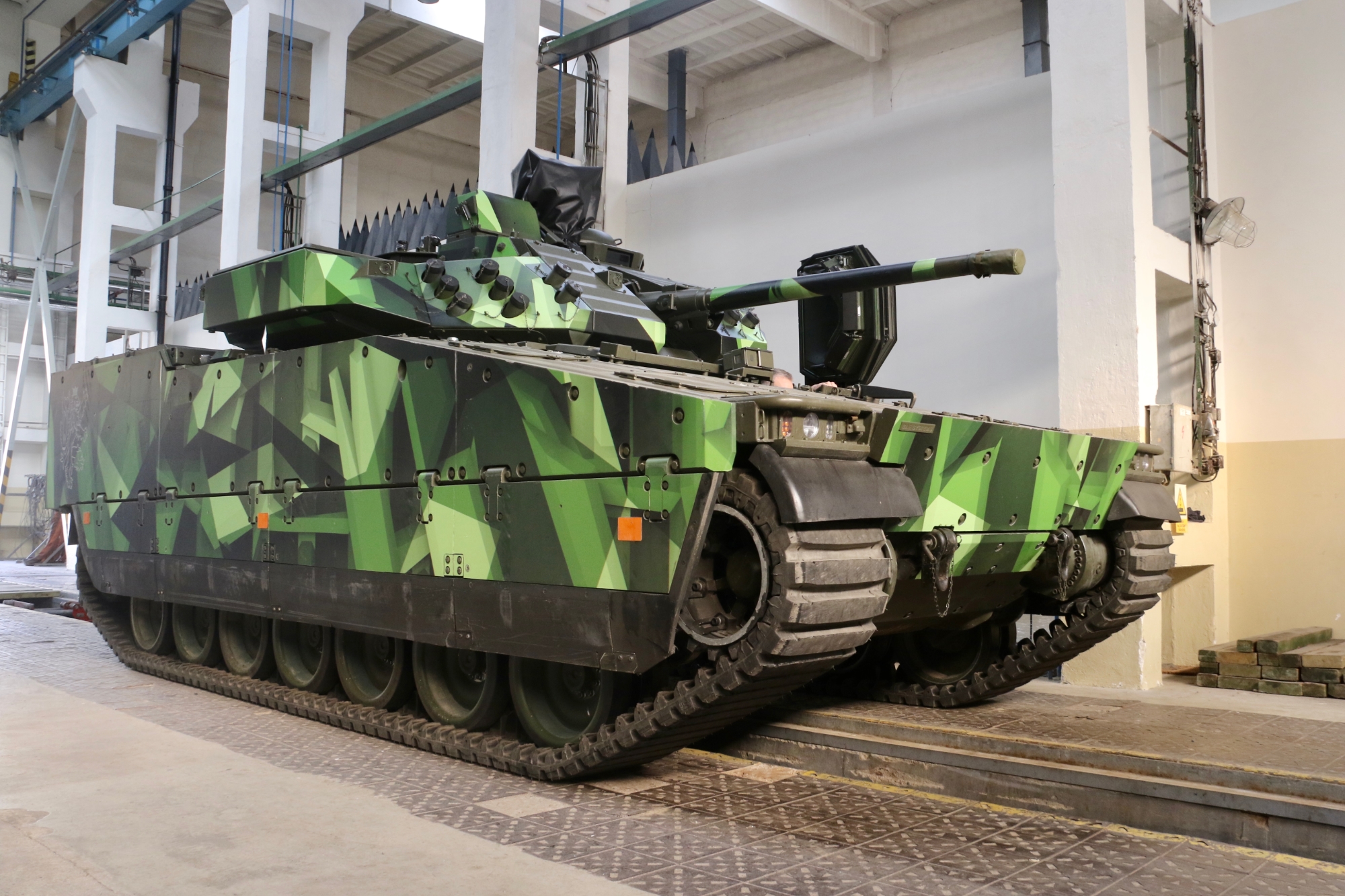 The Czech Republic Wants To Produce Swedish Cv90 Bmps At Its Facilities