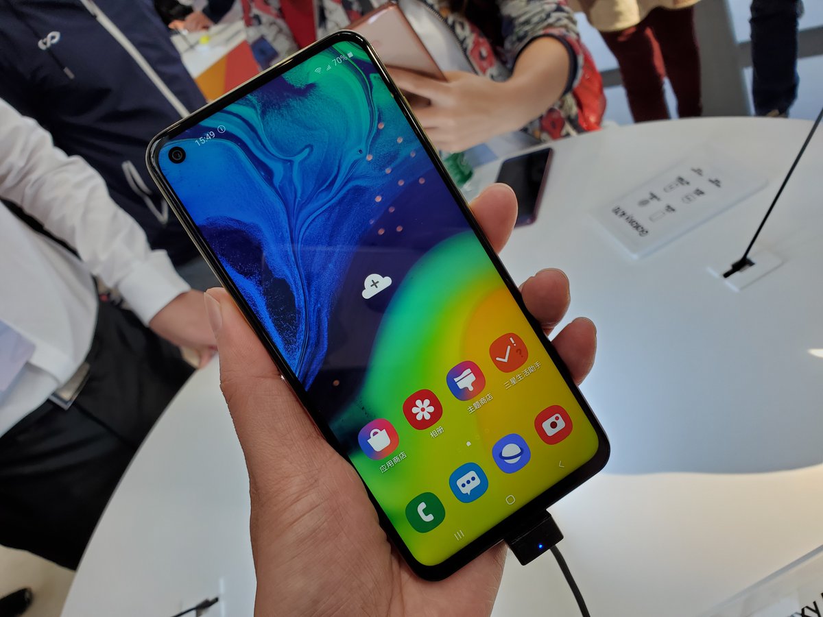 Samsung Galaxy A60: смартфон с «говорящим» Infinity-O дисплеем и 32 Мп селфи-камерой  за $300 | gagadget.com