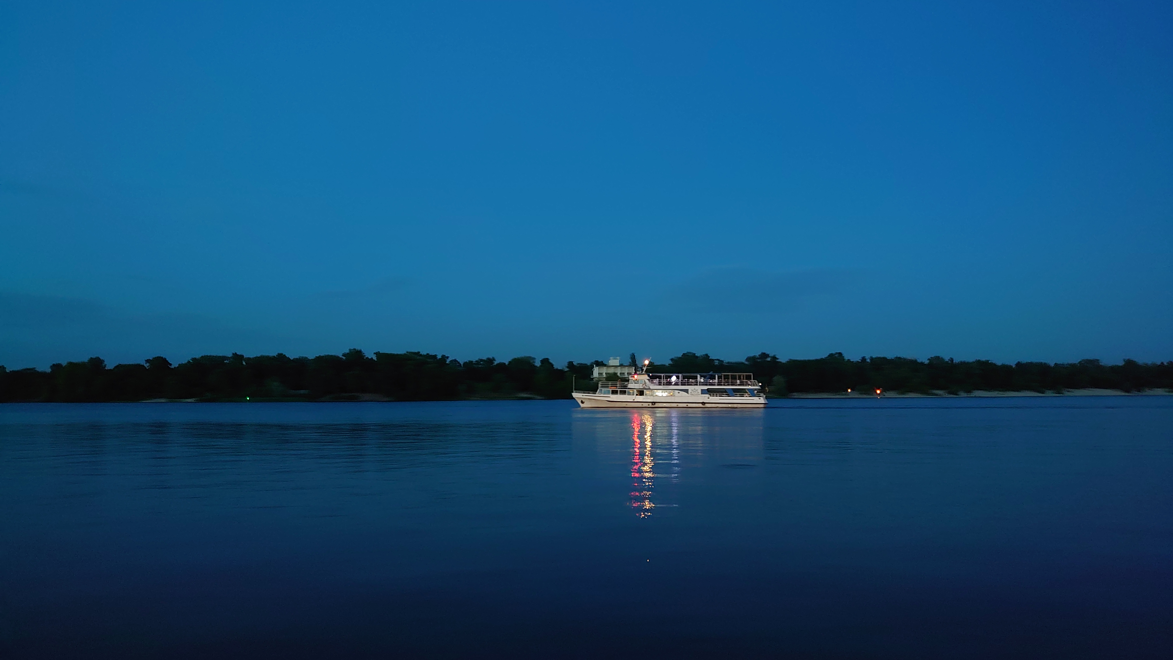 Огляд Sony Xperia 1: "високий" флагман з 4K HDR OLED дисплеєм-321