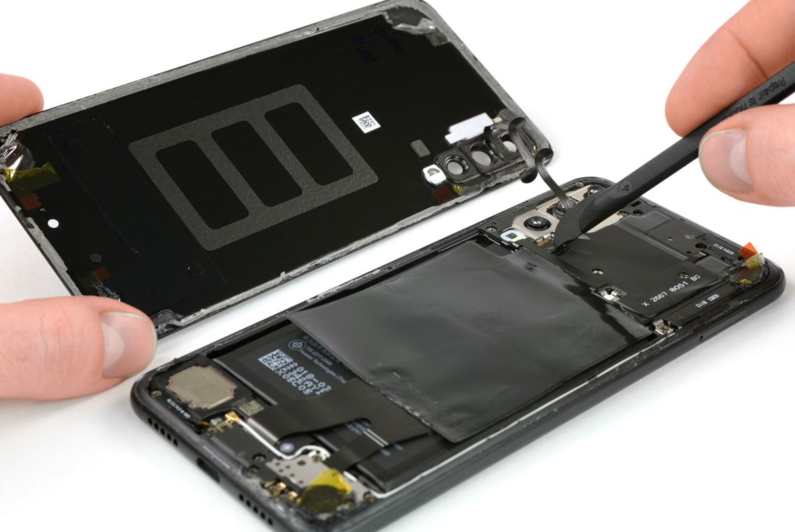 Huaweis P20-Pro ifixit 4.JPG