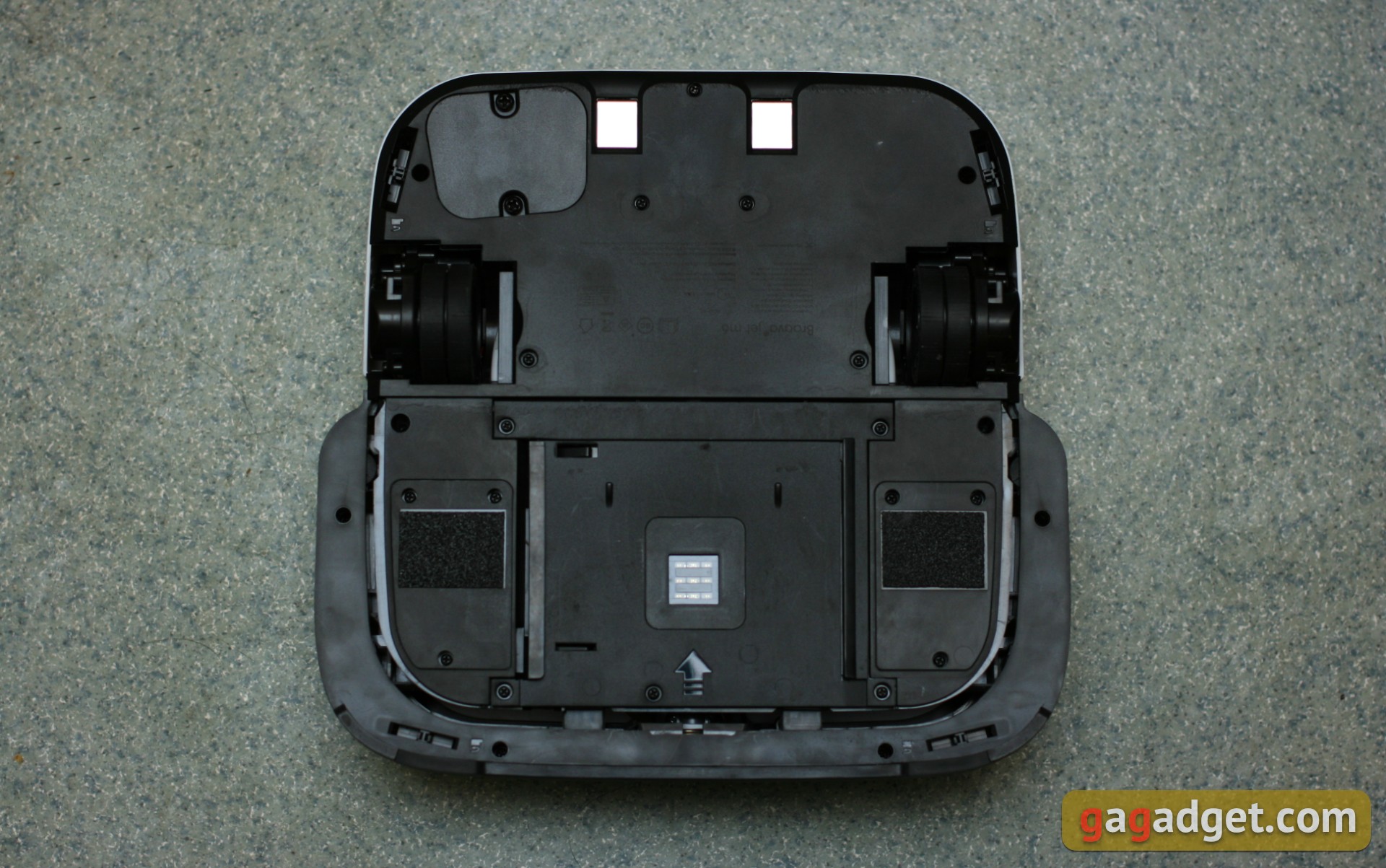 Przegląd odkurzacza robota iRobot Roomba S9 + i Braava jet m6: pary sportowe-45
