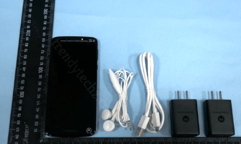 Moto-G6-Play-Tubo-power-charger-accessories.png