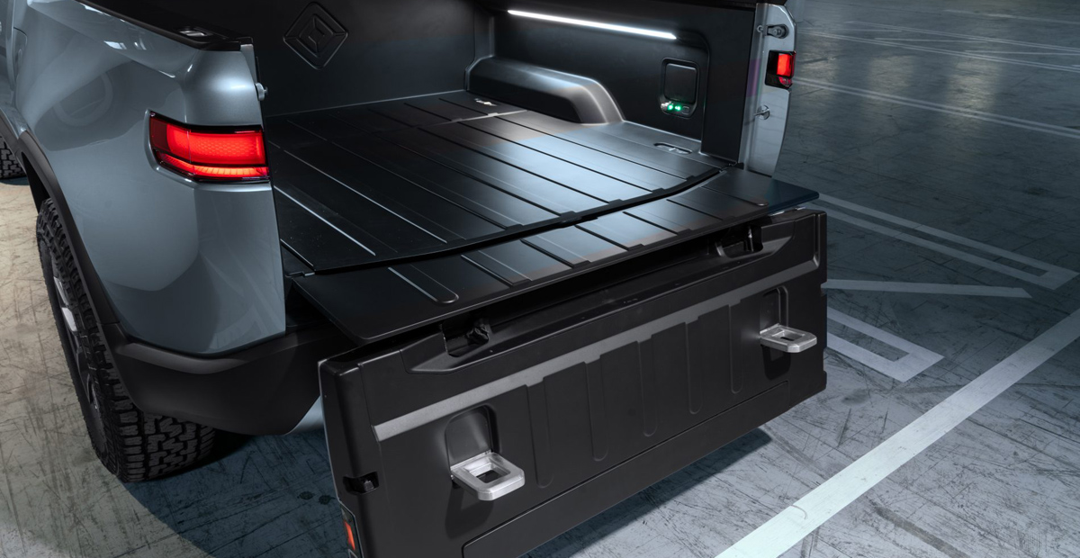 Rivian R1T 4.jpg
