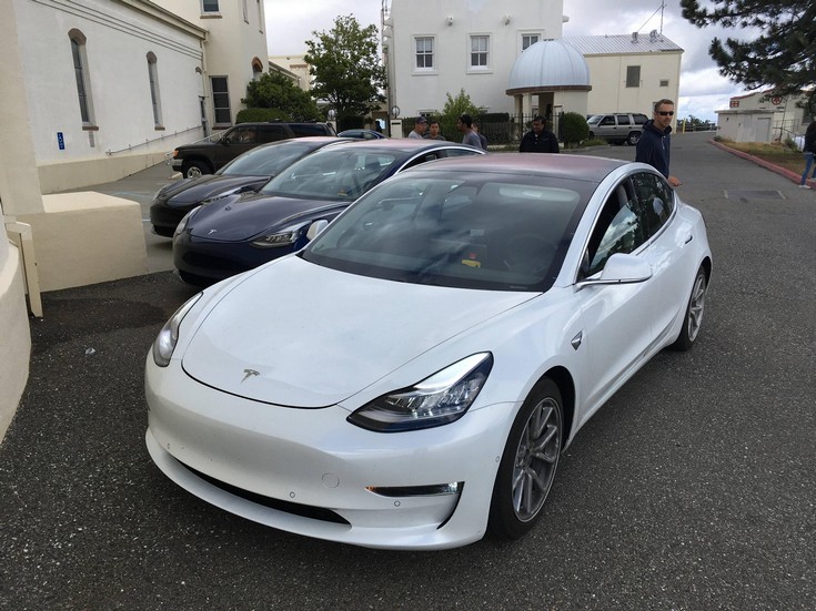 Tesla model 3 2.jpg