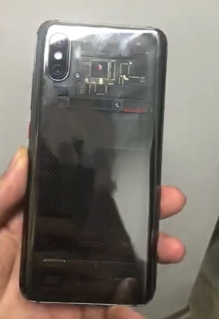 Xiaomi-Mi-8-1.jpg