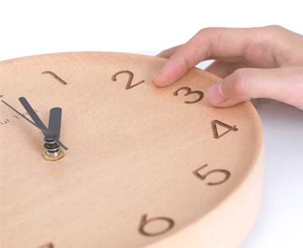 Xiaomi-wooden-clock.jpg