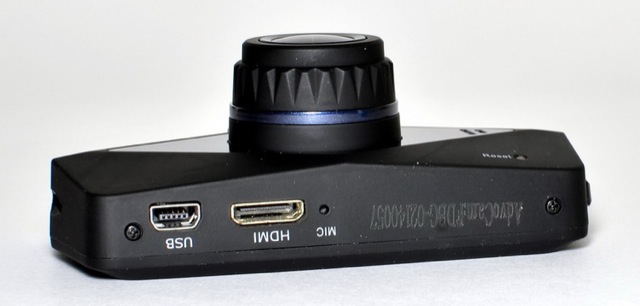 Обзор AdvoCam-FD Black: бюджетный регистратор с чертами премиум-модели-12