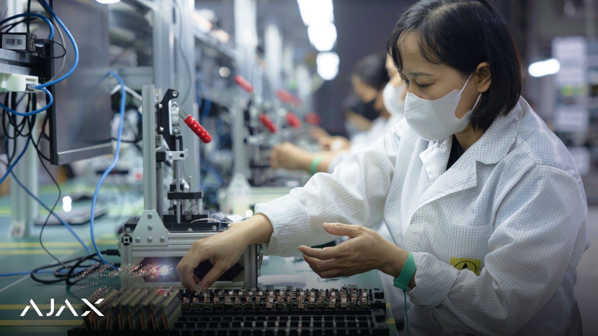 Обладнання на заводі AJAX Systems у В'єтнамі