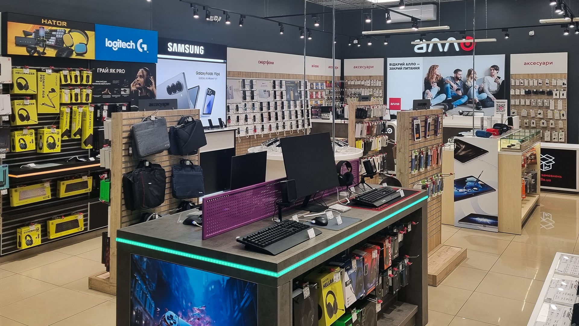 Техника Apple и Samsung