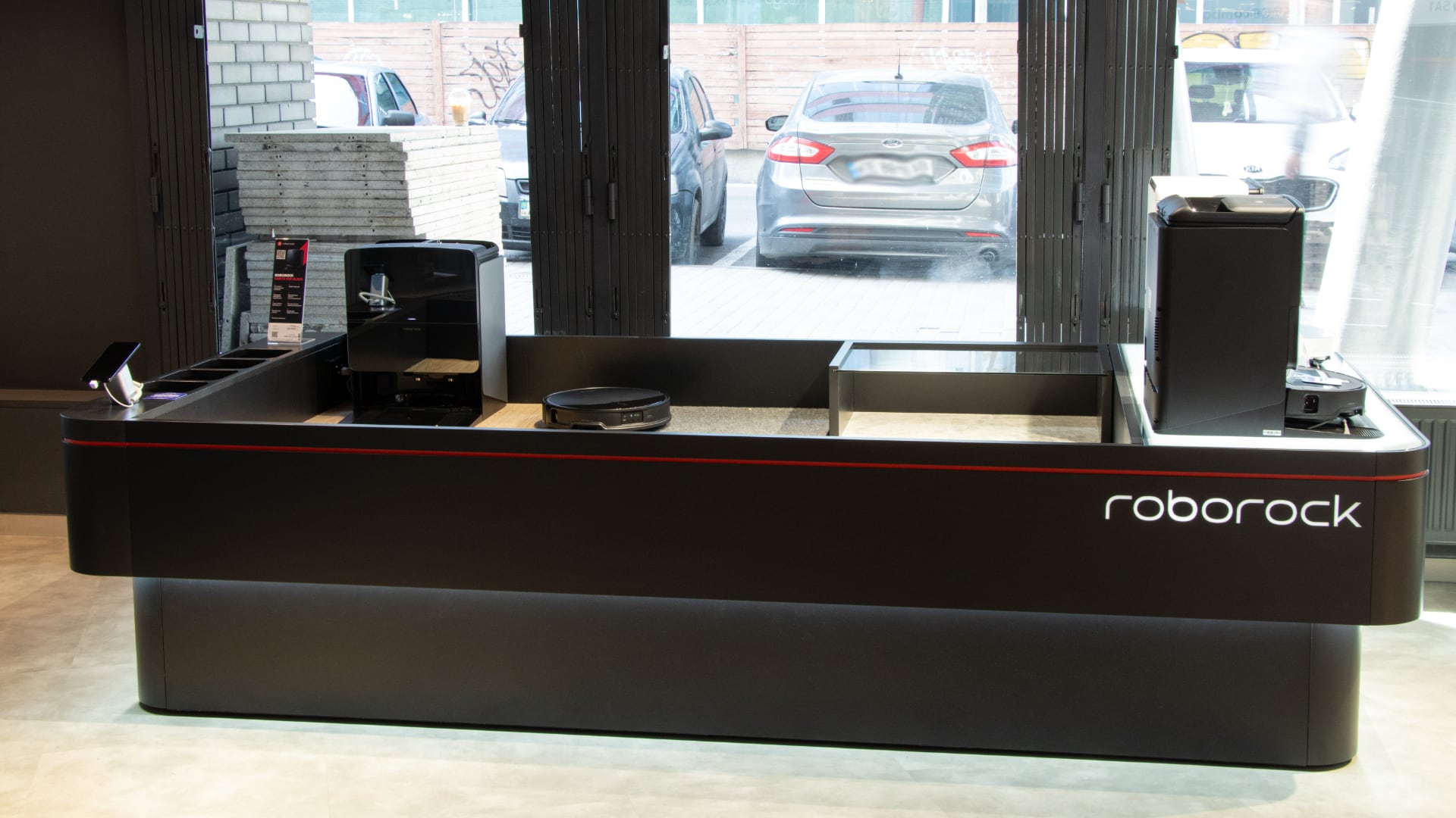 Демонстраційний стенд Roborock