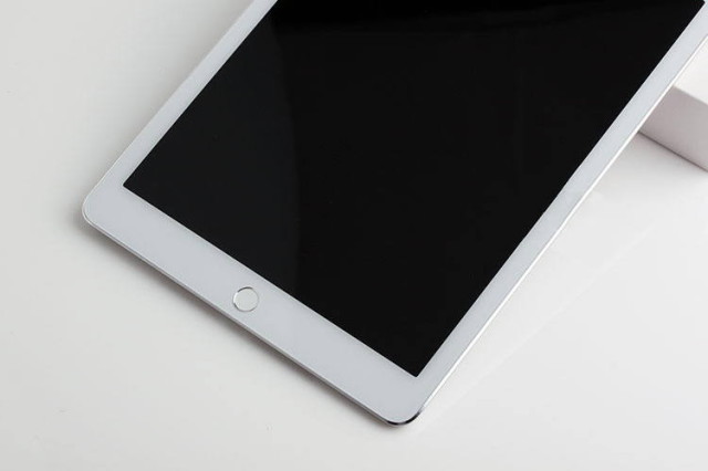 Очередная утечка Apple: живые фото планшета iPad Air 2