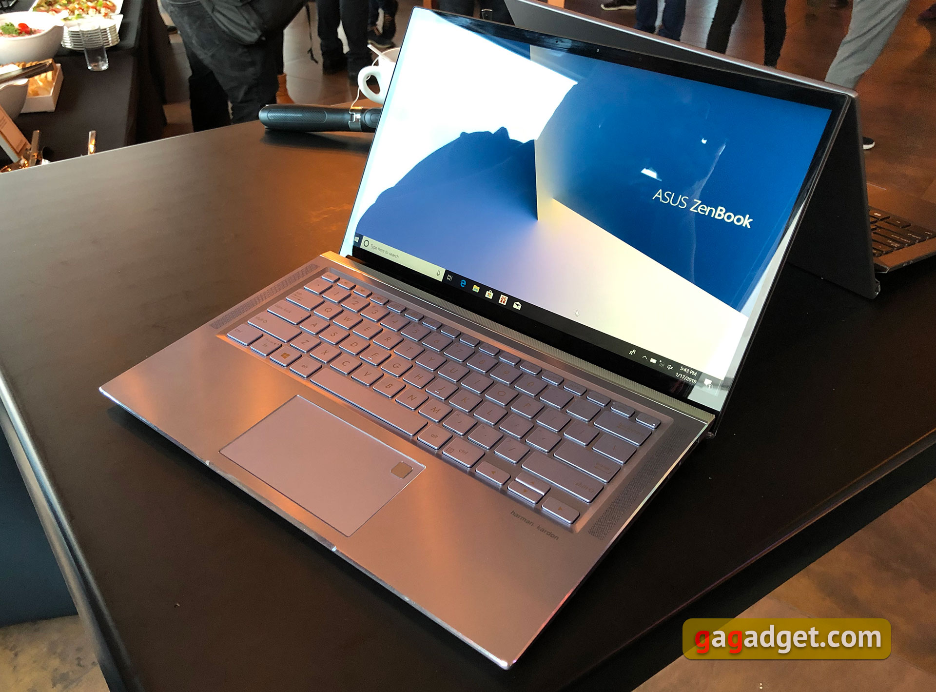 Новые ноутбуки ASUS ROG, ZenBook и VivoBook своими глазами-19