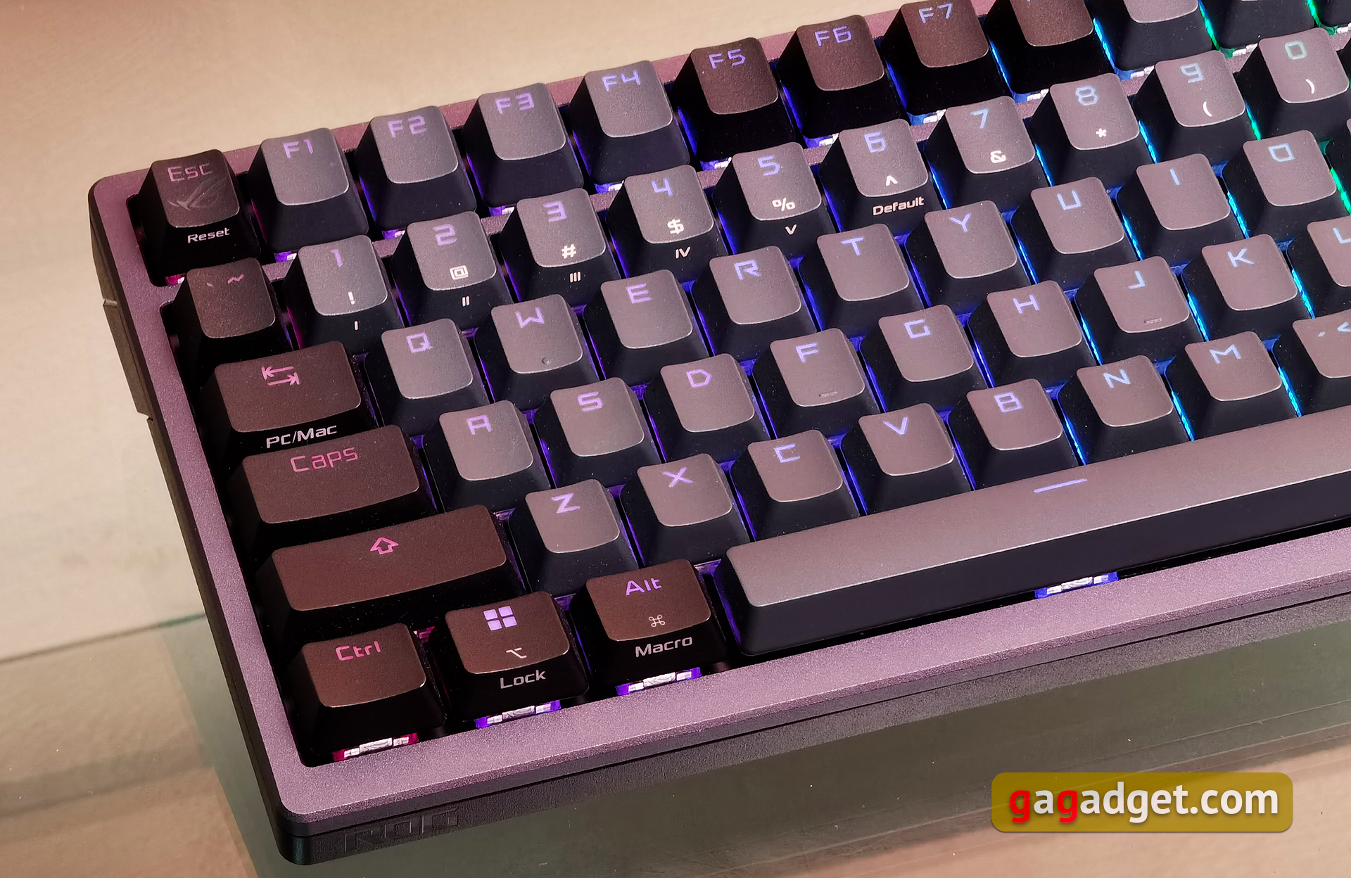 Análisis del ASUS ROG Azoth: un teclado mecánico sin concesiones para jugadores que no te esperarías-16
