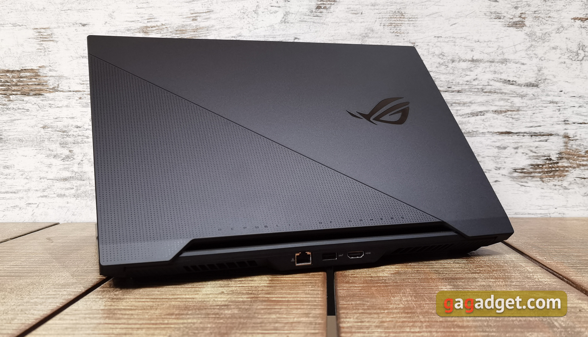 First Impressions: ASUS ROG gaming laptops with AMD processors and RTX 3000 series graphics seen in real!-3