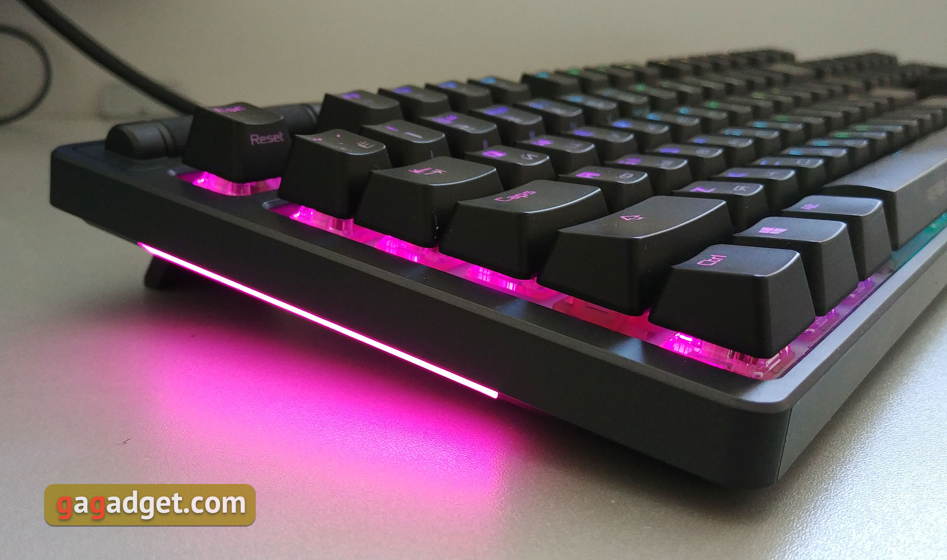 Обзор ASUS ROG Strix Flare: геймерская механическая клавиатура с кучей возможностей и RGB-подсветкой-11
