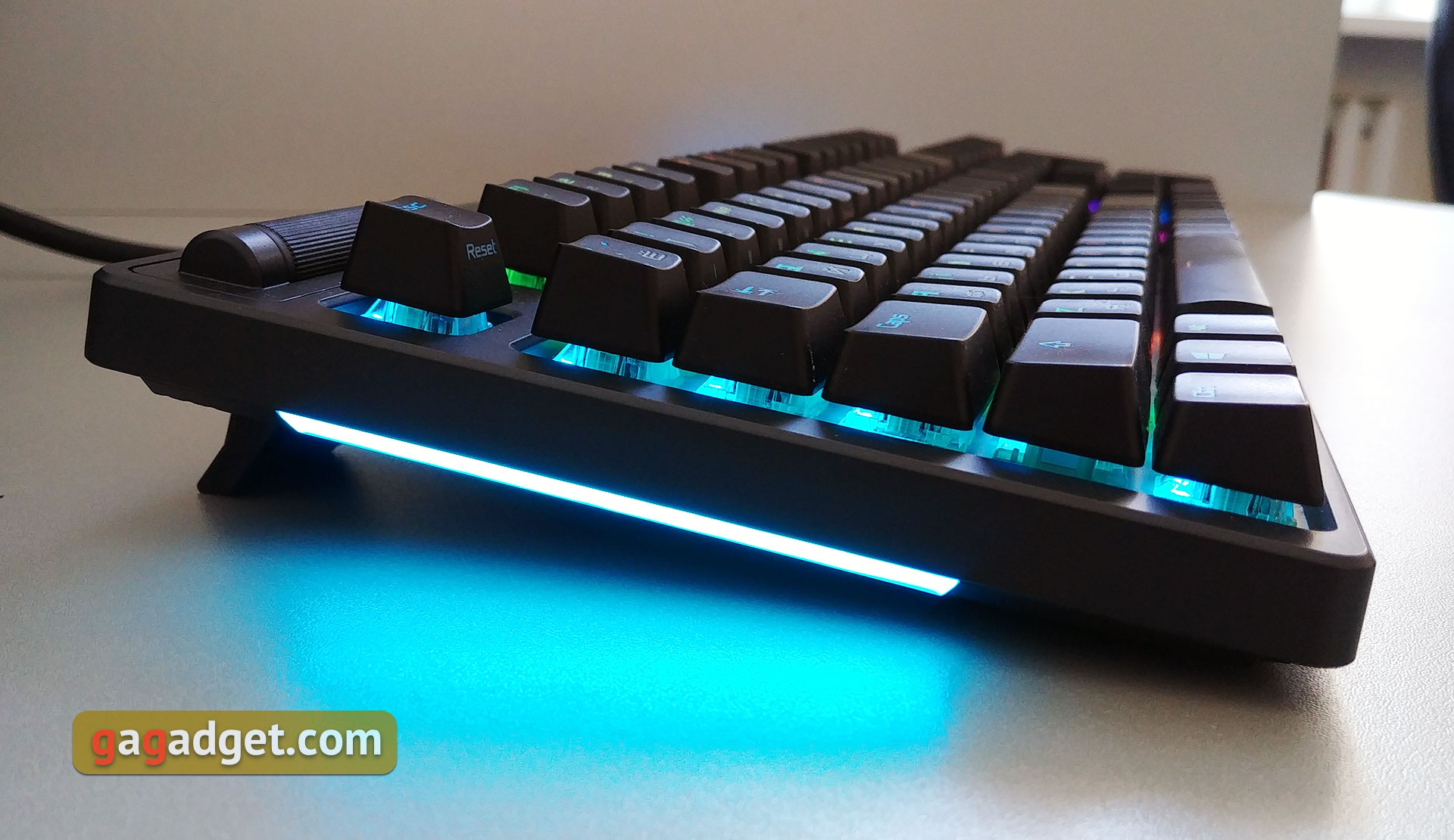 Обзор ASUS ROG Strix Flare: геймерская механическая клавиатура с кучей возможностей и RGB-подсветкой-20