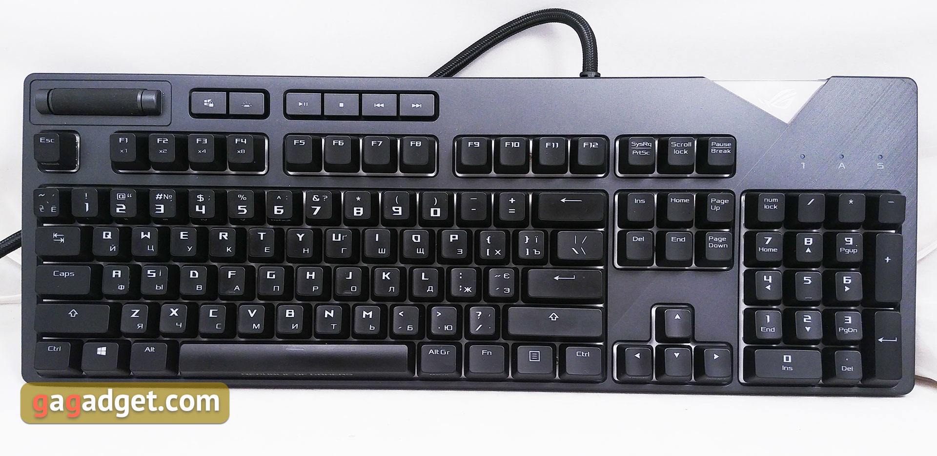 Обзор ASUS ROG Strix Flare: геймерская механическая клавиатура с кучей возможностей и RGB-подсветкой-28
