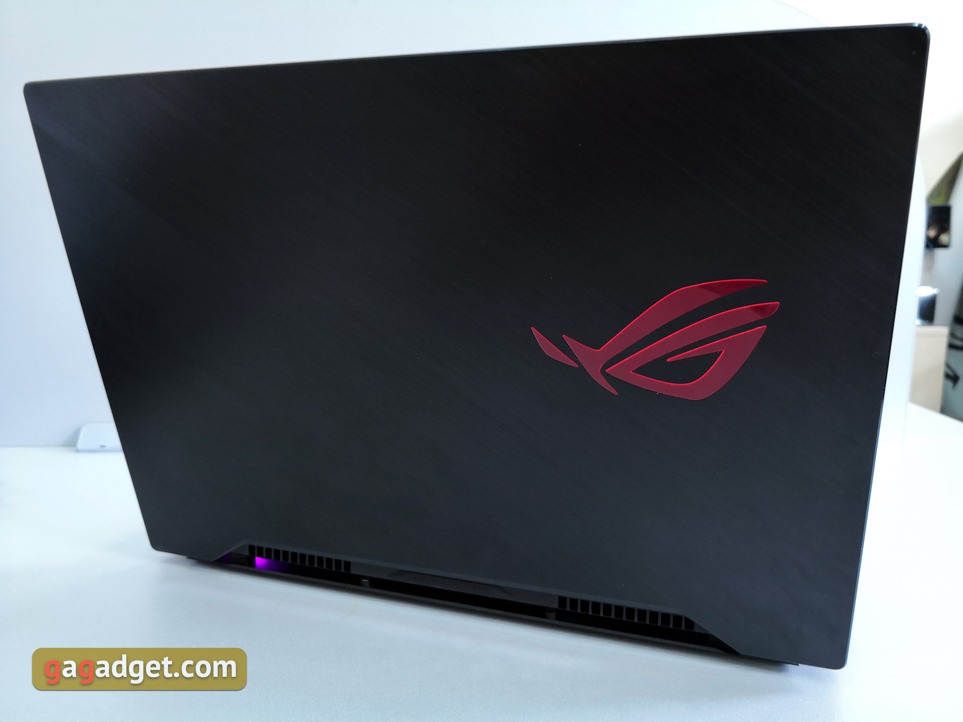 Огляд ASUS ROG Zephyrus S GX502GW: потужний ігровий ноутбук з GeForce RTX 2070 вагою лише 2 кг-6
