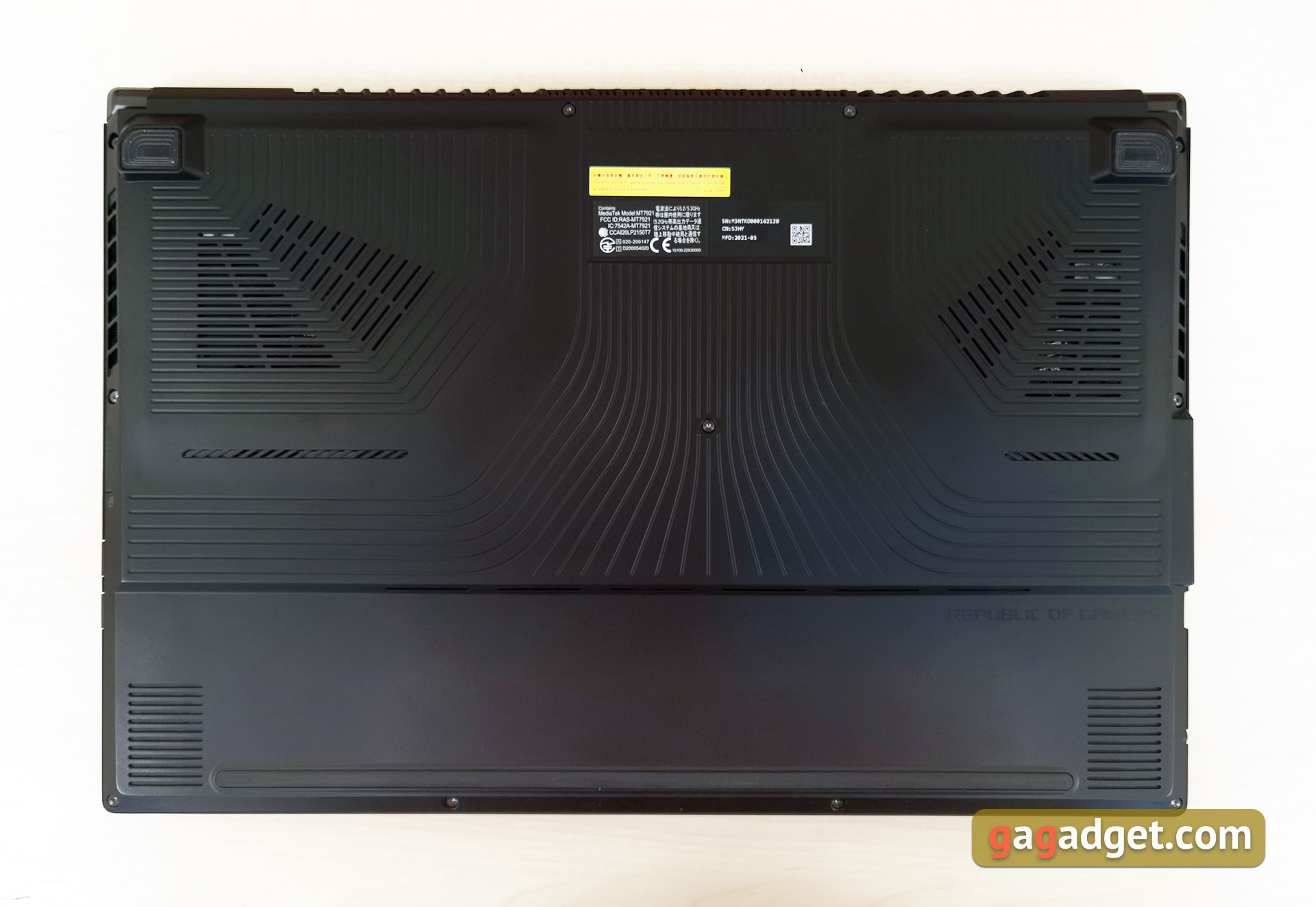 ASUS ROG Zephyrus S17 GX703 im Test: ein All-in-One-Gaming-Laptop-13