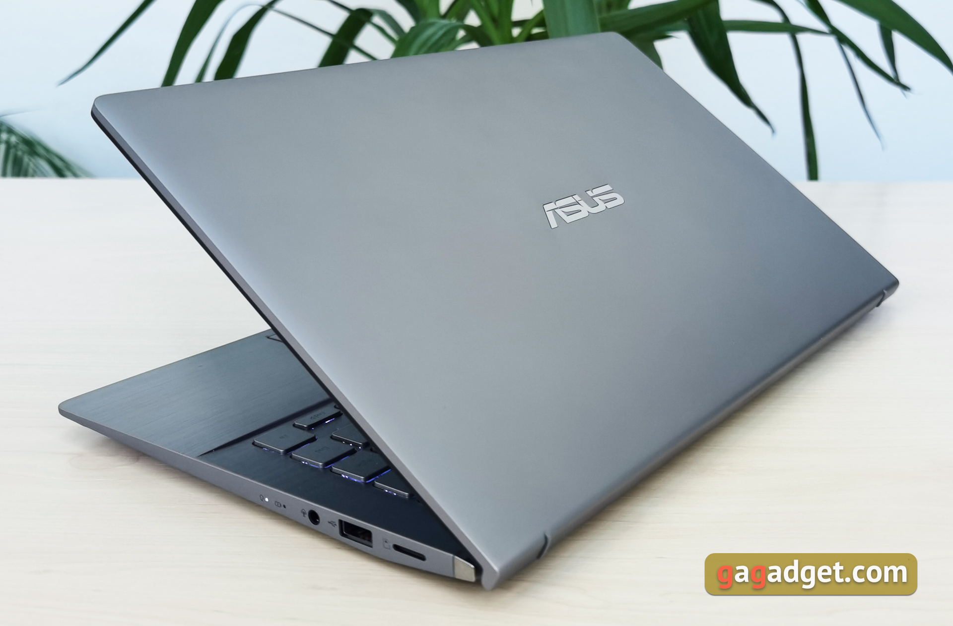 Обзор ноутбука ASUS ZenBook 14 UM433IQ: удачный симбиоз AMD и NVIDIA в компактном корпусе-8