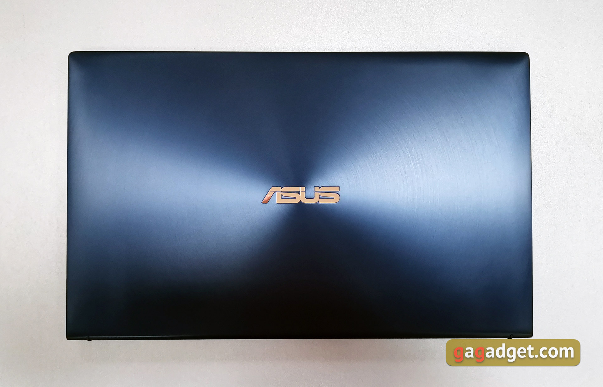 Przegląd ASUS Zenbook UX534FTS 15: kompaktowy notebook z GeForce GTX 1650 i Intel 10-tej generacji-9