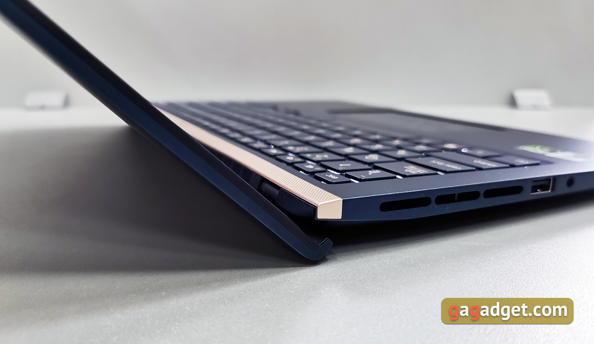 Przegląd ASUS Zenbook UX534FTS 15: kompaktowy notebook z GeForce GTX 1650 i Intel 10-tej generacji-23