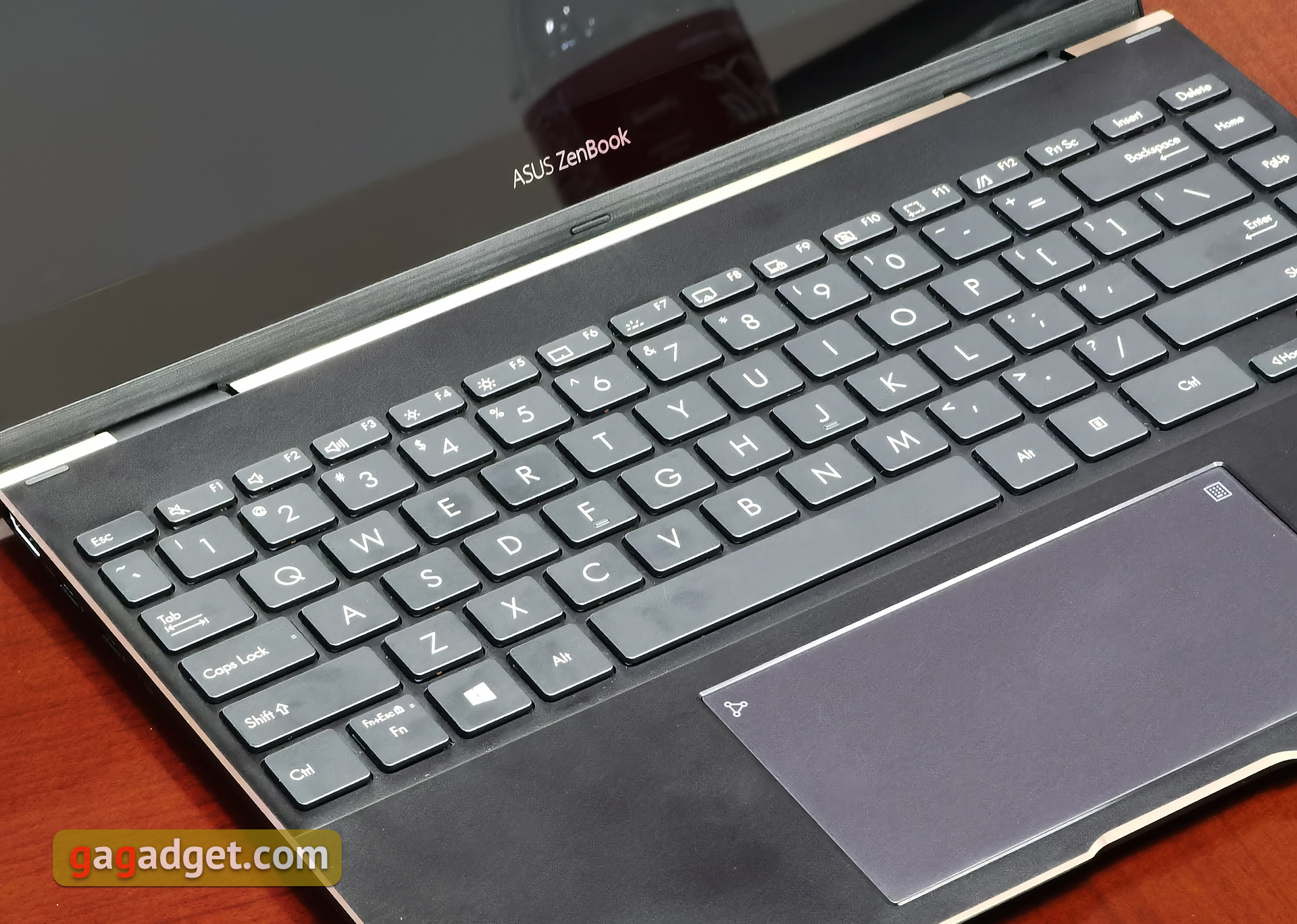 4K OLED-дисплей и процессор Intel семейства Tiger Lake. ASUS ZenBook Flip S (UX371) своими глазами-10