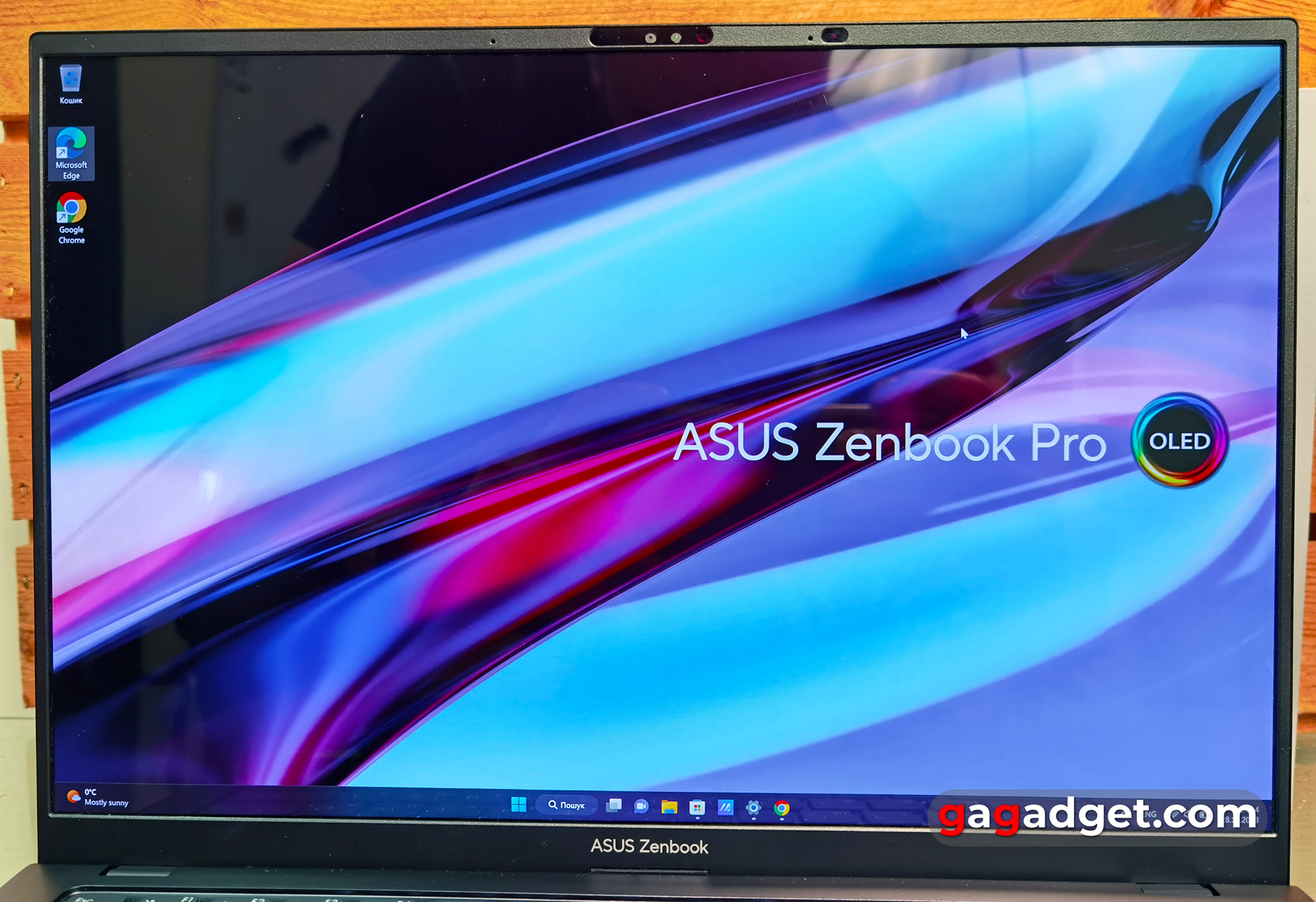 ASUS Zenbook Pro 14 OLED display
