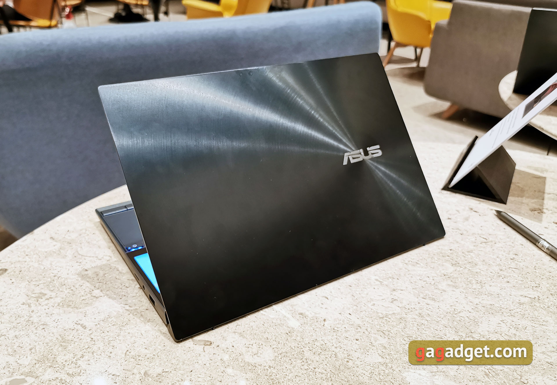 Ноутбук ASUS ZenBook Pro Duo с двумя экранами: первые впечатления-22