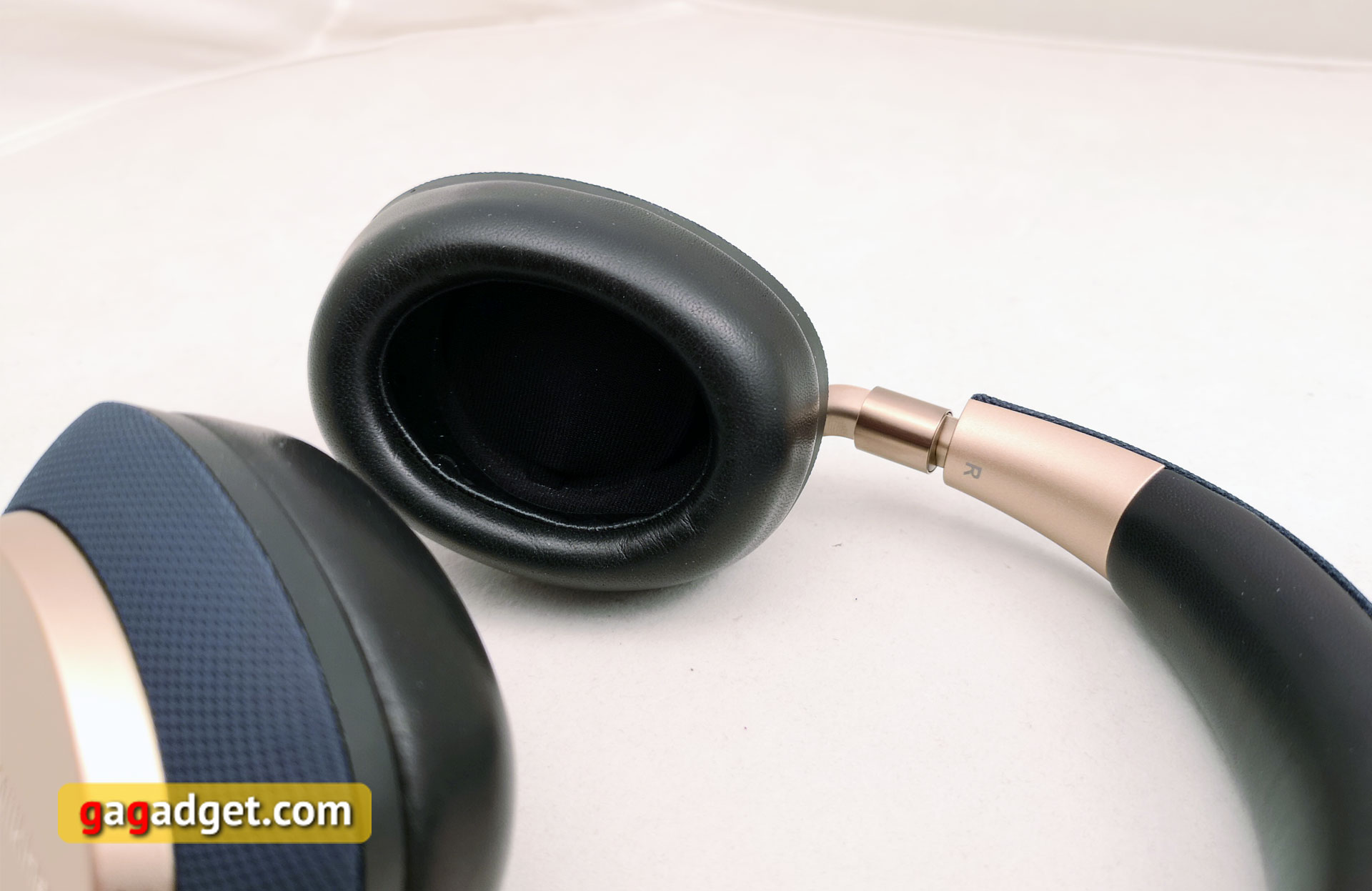 Найкращі повнорозмірні бездротові навушники з шумопоглинанням-76