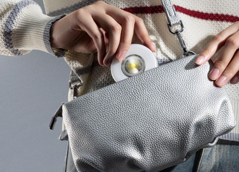 Oppo Magnetic Halo Flash Light - Вид спереди