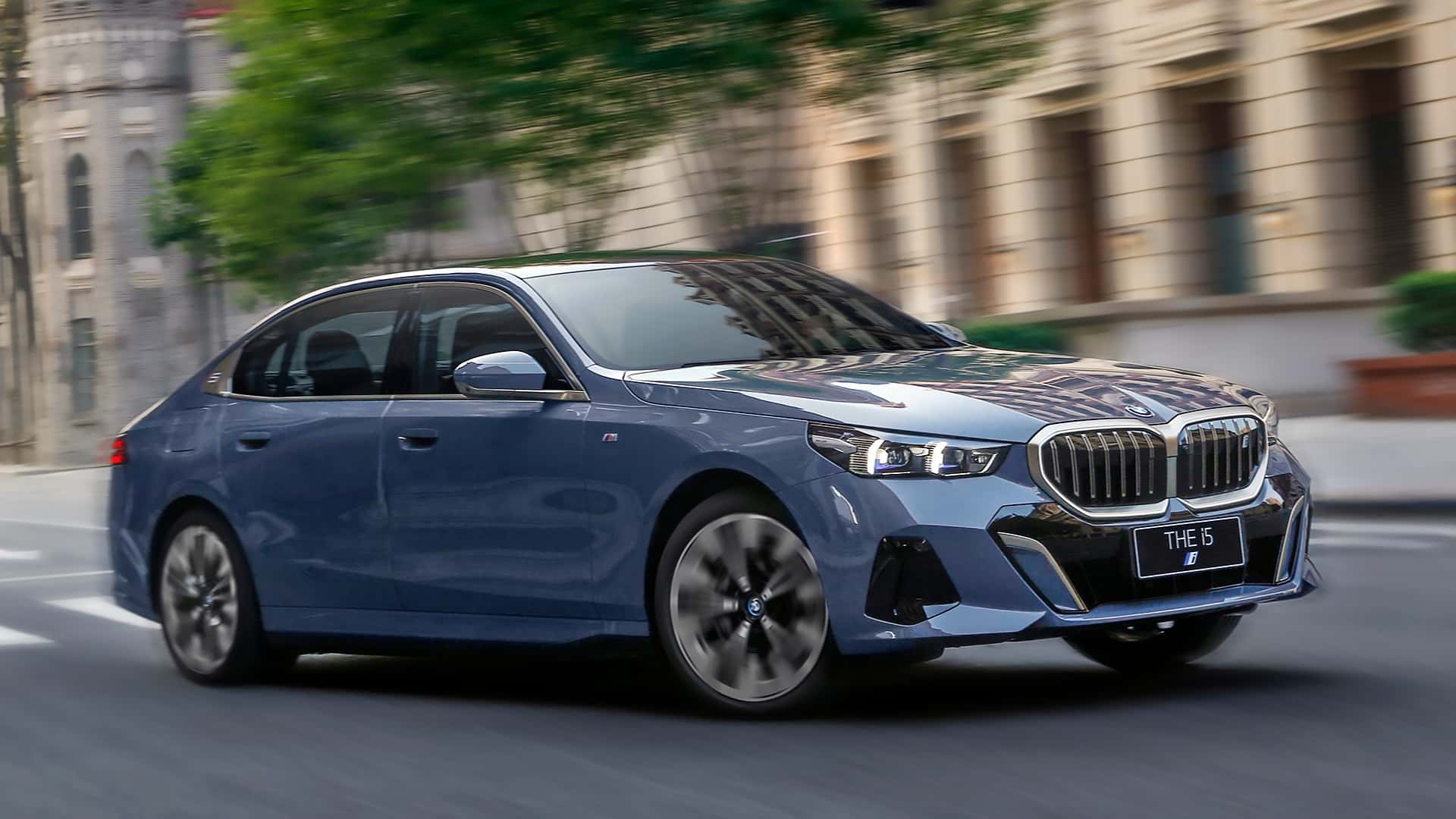 BMW i5 LWB та BMW 5er Limousine для Китаю 2024 вигляд ззаду