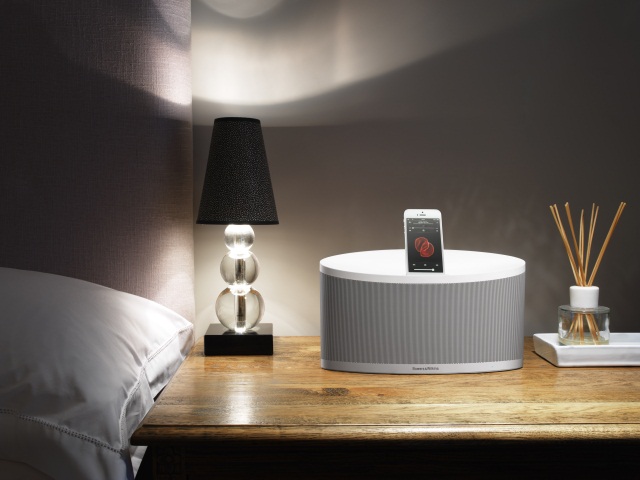 Аудиосистема Bowers & Wilkins Z2 с поддержкой AirPlay и разъемом Lightning-3