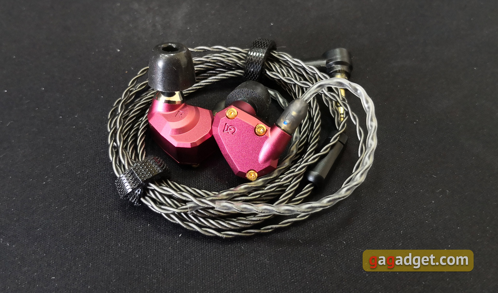 Огляд Campfire Audio IO: дводрайверні арматурні навушники «з перчинкою»-21