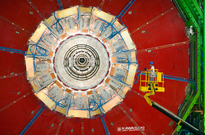 Большой адронный коллайдер успешно перезапущен и готов к поискам частиц темной материи-2